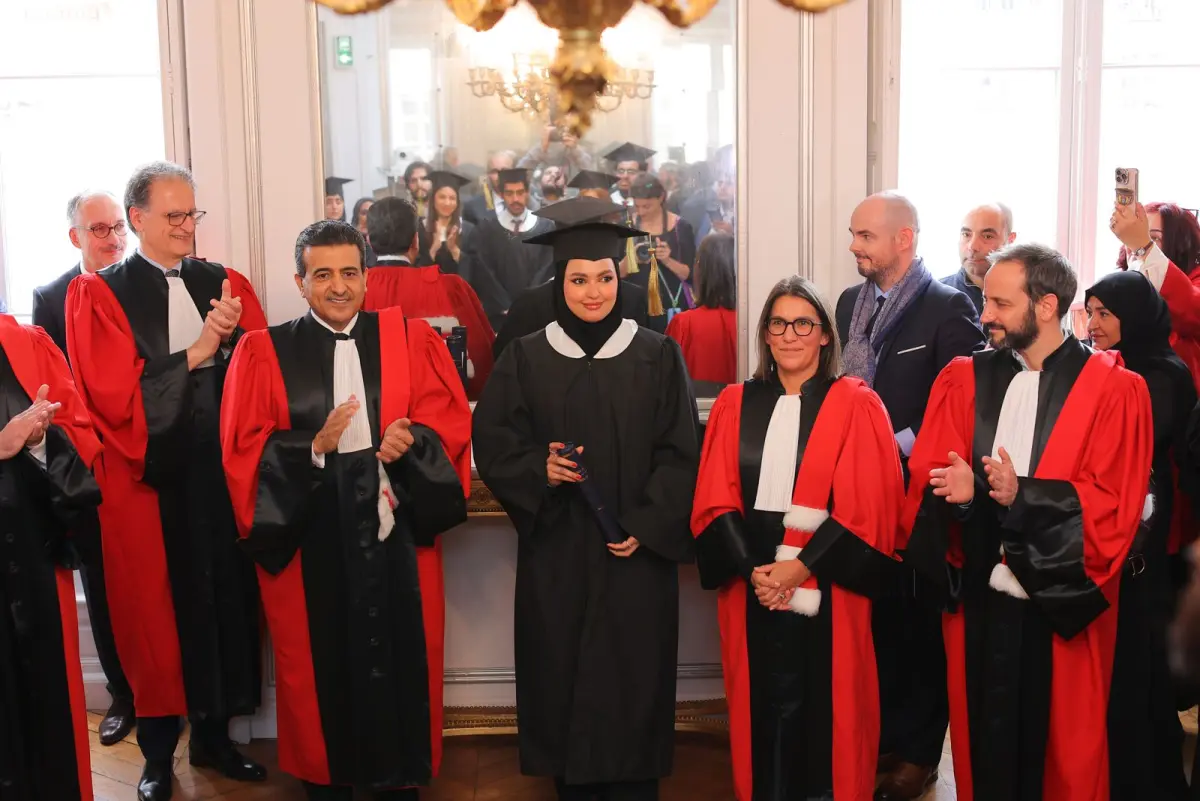باريس الأولى بانتيون ليلة قطرية في باريس خُطّط لها قبل عشرين عاماً في الدوحة 2026 lylh qtryh barys khutt lha qbl ashryn aamaan aldwhh 202 3 باريس الأولى بانتيون iustitia. Bg ■ ثمرة الرهان على المعرفة تخرّج أول دفعة قطرية تحمل الليسانس من جامعة السوربـــون  باريــس
■ من مدرسة فولتير إلى... ليلة قطرية في باريس خُطّط لها قبل عشرين عاماً في الدوحة 2026 2026-10-25 06:41:00 عدالة - iustitia. Bg باريس الأولى بانتيون