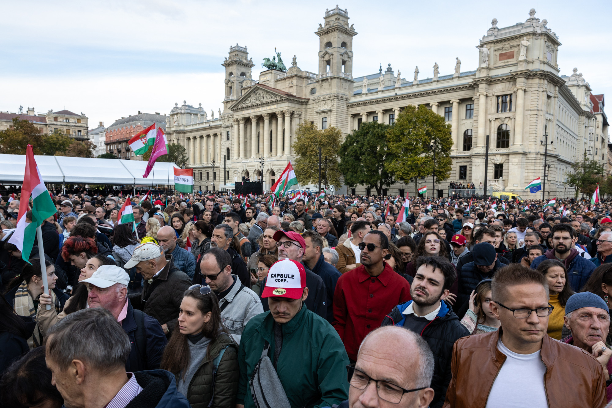 Magyar péter október 23-ai beszéde: éljen a szabad, demokratikus és immáron valóban független magyarország 2026 - igazságszolgáltatás - iustitia. Bg Éljen a szabad magyar péter október 23-ai beszéde: éljen a szabad, demokratikus és immáron valóban független magyarország 2026 magyar ter okt ber besz ljen szabad demokratikus imm ro 1 éljen a szabad a széleket leszámítva tömött kossuth tér előtt mondott ünnepi beszédet... Iustitia. Bg magyar péter október 23-ai beszéde: éljen a szabad, demokratikus és immáron valóban független magyarország 2026 2026-10-23 17:04:59 igazságszolgáltatás - iustitia. Bg éljen a szabad