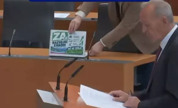 Žan mahnič: “test o tem, kako ultralevičarska je rtv slovenija, je s snemanjem govornikov v celoti uspel” 2026 - pravosodje - iustitia. Bg Žan mahnič: “test o tem, kako ultralevičarska je rtv slovenija, je s snemanjem govornikov v celoti uspel” 2026