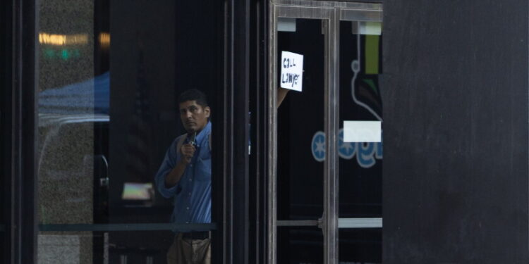 Man who caused shutdown at chicago's federal courthouse pleads guilty, faces 2 years in prison 2026 - justice Man who caused shutdown at chicago's federal courthouse pleads guilty, faces 2 years in prison 2026