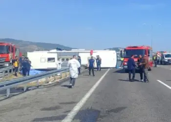 Manisa'da çekiciyle tur otobüsü çarpıştı: 11 ölü 2026