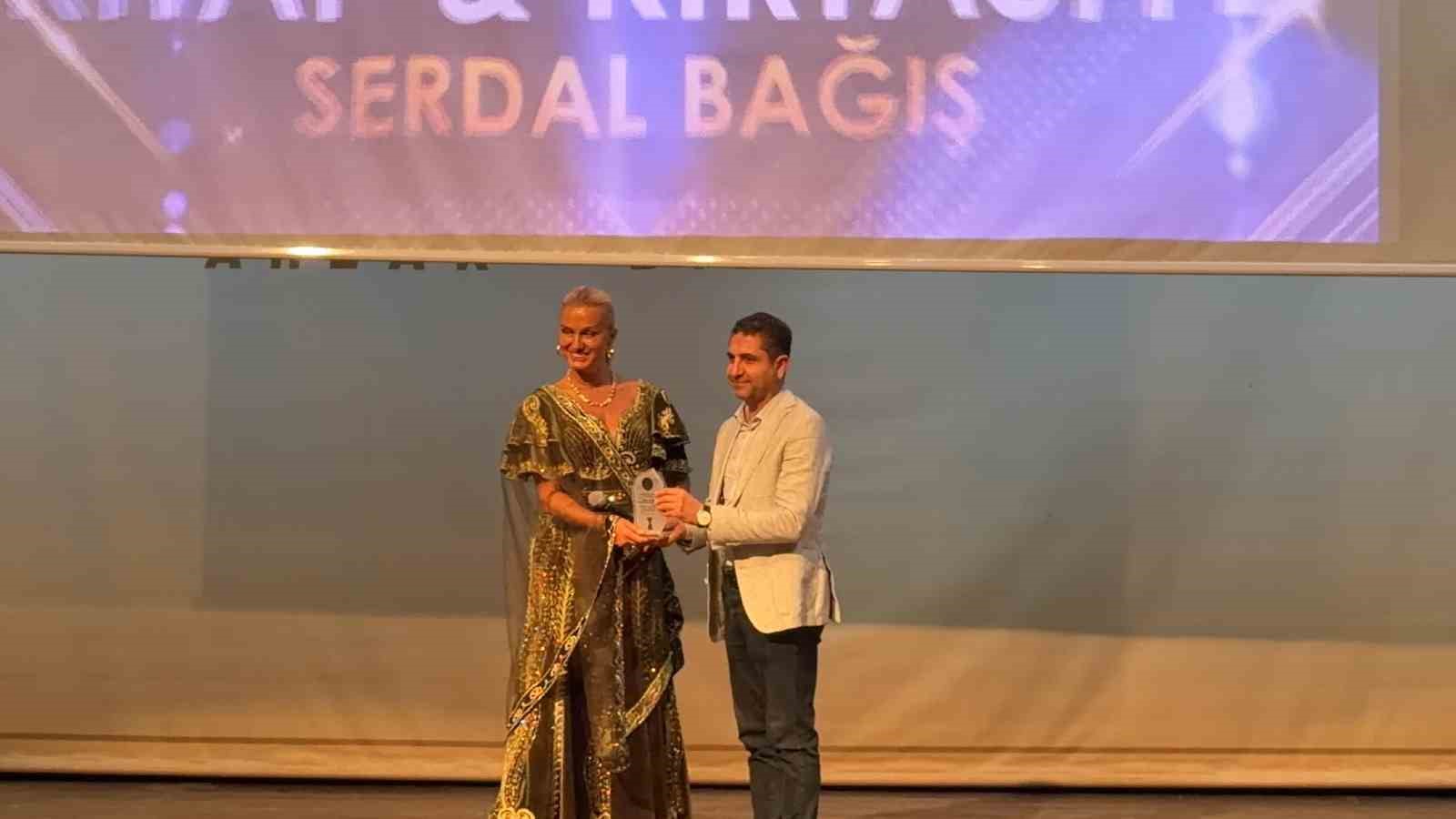 Në mardin të turqisë nis edicioni i katërt i festivalit ndërkombëtar të filmit “mardin film festivali telkari odulleri” 2026 - юстиция Edicioni i katërt në mardin të turqisë nis edicioni i katërt i festivalit ndërkombëtar të filmit “mardin film festivali telkari odulleri” 2026 mardin turqis nis edicioni kat festivalit rkomb tar fil 1 edicioni i katërt në qytetin e mardinit ka nisur edicioni i katërt i festivalit ndërkombëtar të filmit “telkari odulleri”, i... Iustitia. Bg në mardin të turqisë nis edicioni i katërt i festivalit ndërkombëtar të filmit “mardin film festivali telkari odulleri” 2026 2026-10-20 19:42:16 юстиция edicioni i katërt
