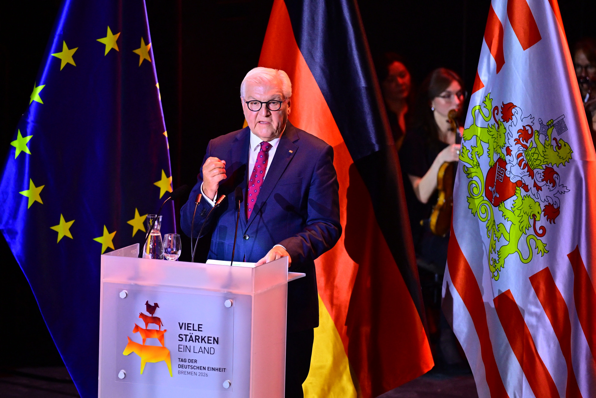 Szövetségi elnök a német elnök a weimari köztársaságot emlegette a szélsőséges erők előretörése miatt 2026 met eln weimari rsas got emlegette ges ret miatt 2026 1 szövetségi elnök németországot a weimari köztársaság idején bekövetkezett szakadás fenyegeti... Iustitia. Bg a német elnök a weimari köztársaságot emlegette a szélsőséges erők előretörése miatt 2026 2026-10-03 13:43:33 igazságszolgáltatás - iustitia. Bg szövetségi elnök
