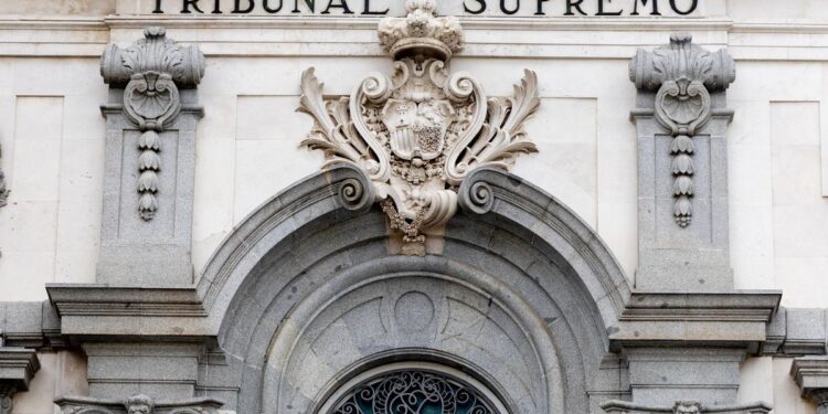 Navajazos judiciales entre supremo y constitucional por la amnistía: "injerencias, grandilocuencia y sobrantes epítetos" 2026 - justicia - iustitia. Bg Navajazos judiciales entre supremo y constitucional por la amnistía: "injerencias, grandilocuencia y sobrantes epítetos" 2026