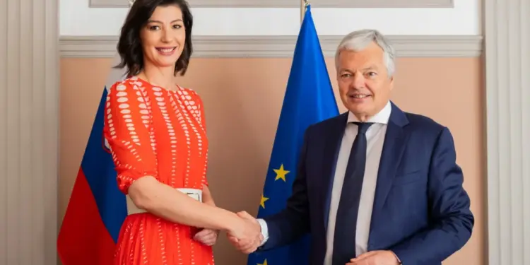 Nekdanji evropski komisar obtožen pranja denarja in vplivanja na obveščevalne službe v prid rusije 2026 - pravosodje - iustitia. Bg Nekdanji evropski komisar obtožen pranja denarja in vplivanja na obveščevalne službe v prid rusije 2026
