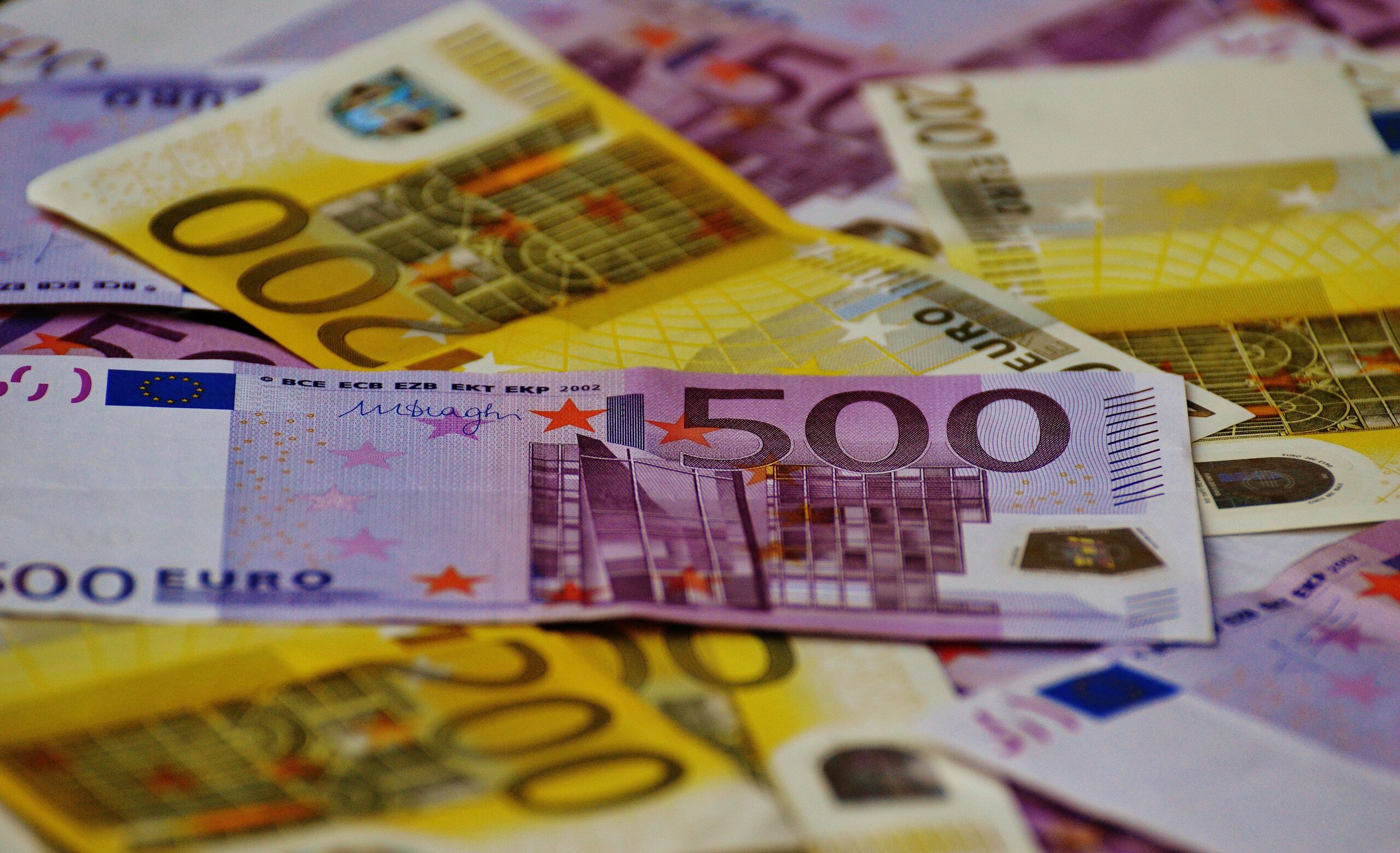 Nekdanji evropski komisar obtožen pranja denarja in vplivanja na obveščevalne službe v prid rusije 2026 - pravosodje - iustitia. Bg Obveščevalne službe nekdanji evropski komisar obtožen pranja denarja in vplivanja na obveščevalne službe v prid rusije 2026 nekdanji evropski komisar obto pranja denarja vplivanja obveščevalne službe piše: a. S. (nova24tv. Si)
razkrita sporočila na aplikaciji whatsapp med nekdanjim evropskim komisarjem za... Iustitia. Bg nekdanji evropski komisar obtožen pranja denarja in vplivanja na obveščevalne službe v prid rusije 2026 2026-10-24 11:12:31 pravosodje - iustitia. Bg obveščevalne službe