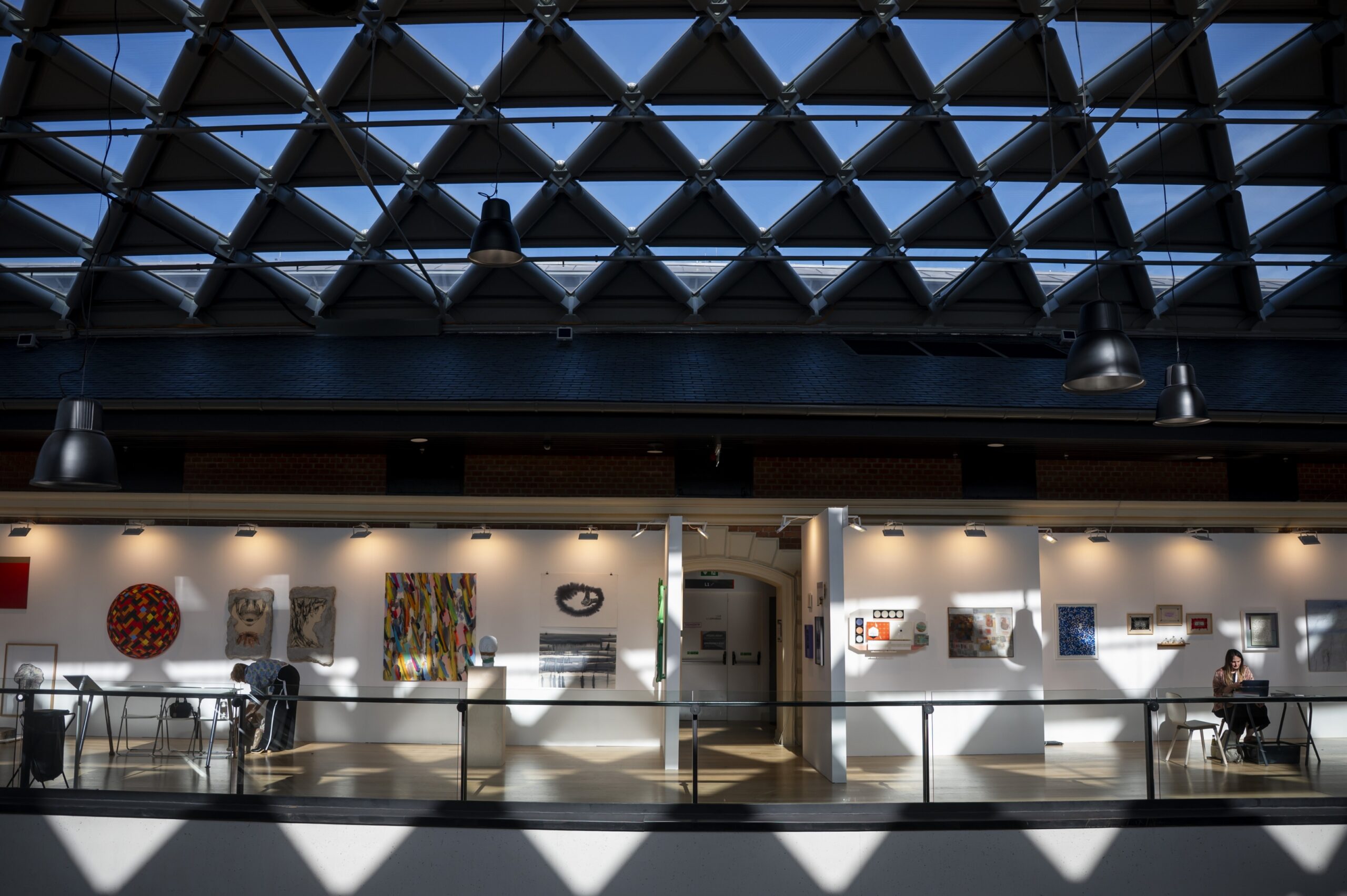 Budapest contemporary returns with thousands of artworks