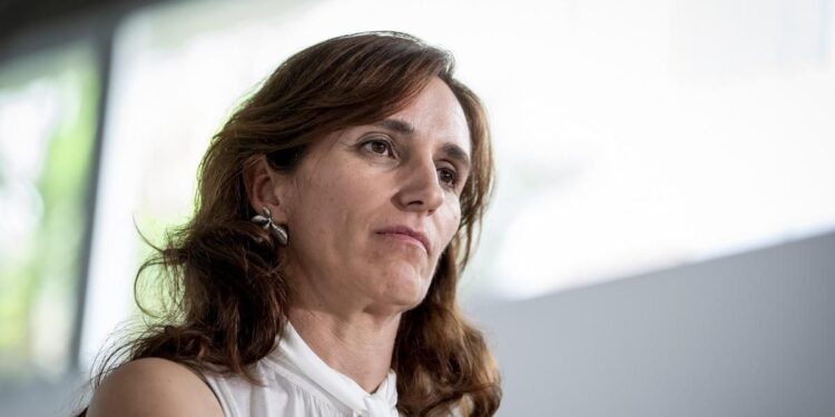 Mónica garcía renuncia a ir en las listas del frente amplio para centrarse en las autonómicas y tesh sidi será la número dos 2026 - justicia - iustitia. Bg Mónica garcía renuncia a ir en las listas del frente amplio para centrarse en las autonómicas y tesh sidi será la número dos 2026