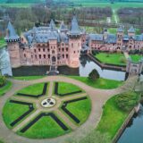 Nur 90 minuten von nrw entfernt: das schönste lichterfestival der niederlande 2026 - iustitia. Bg - gerechtigkeit Eine luftaufnahme der kasteel de haar.