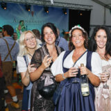 Menschen in Dirndle auf dem Oktoberfest in Henrichenburg am 05.09.2026 in Castrop-Rauxel