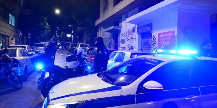 Έπεσε ξύλο σε περίπτερο στο ηράκλειο, πώς περαστικός επιτέθηκε σε πελάτη! 2026