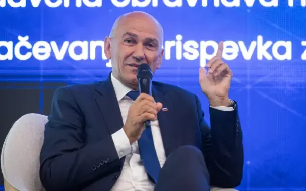 Gospod janez janša (pismo bralke) gospod janez janša nima nič proti albancem … 2026 pismo bralke gospod janez jan nima proti albancem 2026 gospod janez janša piše: frančiška buttolo, ljubljana
… moramo pa  vendarle vedeni, da gospodarstvo ni samaritanstvo. V janševi izjavi... Iustitia. Bg (pismo bralke) gospod janez janša nima nič proti albancem … 2026 2026-10-05 16:42:10 pravosodje - iustitia. Bg gospod janez janša