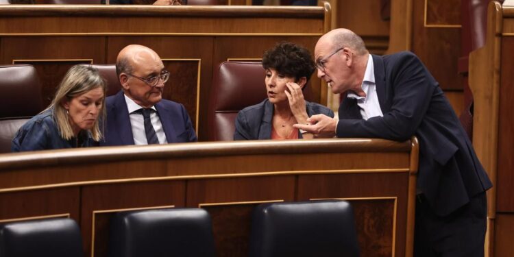 El pnv se inclina por salvar el primer decreto de vivienda con su voto decisivo en la diputación permanente y tumbar los alquileres indefinidos 2026