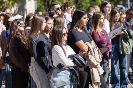 Почна новата академска година, политичарите ги пречекаа новите студенти 2026 - правда - юстиция Првиот академски час почна новата академска година, политичарите ги пречекаа новите студенти 2026 pochna novata akademska godina politicharite prechekaa првиот академски час iustitia. Bg околу 13. 800 бруцоши денеска го имаат првиот час на македонските универзитети, на првиот ден од академската 2026-2027 година. Годинава, на додипломски студии студираат околу... Почна новата академска година, политичарите ги пречекаа новите студенти 2026 2026-10-01 10:19:57 правда - юстиция првиот академски час