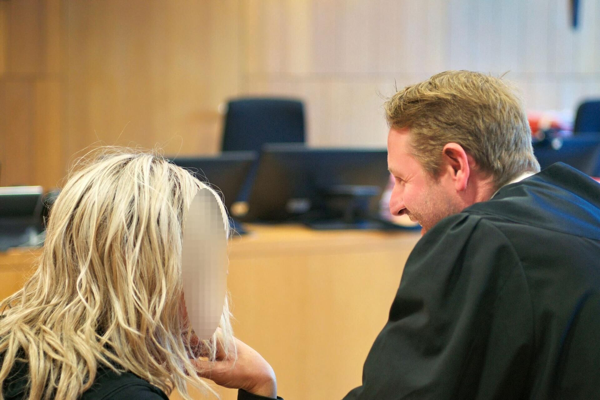 Polizistin wegen vergewaltigung zu haftstrafe verurteilt 2026 - iustitia. Bg - gerechtigkeit Polizistin wegen vergewaltigung polizistin wegen vergewaltigung zu haftstrafe verurteilt 2026 polizistin wegen vergewaltigung haftstrafe verurteilt 2 2 polizistin wegen vergewaltigung verfasst von:dpa das landgericht traunstein hat eine polizistin wegen der vergewaltigung einer 14-jährigen zu... Iustitia. Bg polizistin wegen vergewaltigung zu haftstrafe verurteilt 2026 2026-10-06 11:27:00 iustitia. Bg - gerechtigkeit polizistin wegen vergewaltigung