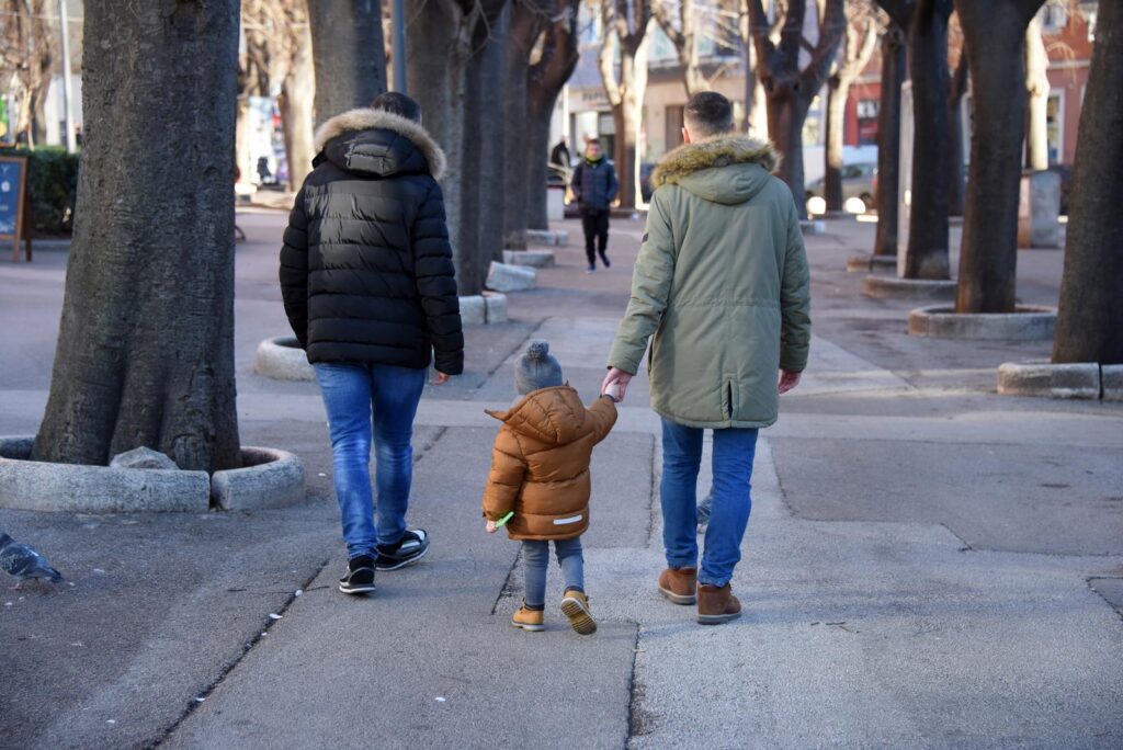 Budućnost ne može propadanje obitelji stjepan šterc: ‘hrvatska demografska budućnost ne može se graditi bez useljavanja’. Iseljenici bi se trebali vraćati 2026 propadanje obitelji stjepan terc hrvatska demografska b 4 budućnost ne može iustitia. Bg u današnje doba kada mladi sve duže ostaju u roditeljskom domu i ne odlučuju se na osnivanje vlastite obitelji, postavlja se pitanje koji su razlozi da se to događa. Je li u pitanju sve veći komoditet pa na neki... Propadanje obitelji stjepan šterc: ‘hrvatska demografska budućnost ne može se graditi bez useljavanja’. Iseljenici bi se trebali vraćati 2026 2026-10-22 15:52:15 iustitia. Bg pravda - iustitia. Bg budućnost ne može