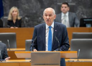 Proračunov za leti proračuna za leti 2027 in 2028: več naložb, primanjkljaj pod tremi odstotki, novih davkov ne bo 2026 prora una leti 2027 2028 nalo primanjkljaj pod tremi od 3 proračunov za leti piše: vida kocjan
predloga proračunov za leti 2027 in 2028 temeljita na stabilnosti, varnosti in predvidljivosti.... Iustitia. Bg proračuna za leti 2027 in 2028: več naložb, primanjkljaj pod tremi odstotki, novih davkov ne bo 2026 2026-10-24 20:08:08 pravosodje - iustitia. Bg proračunov za leti