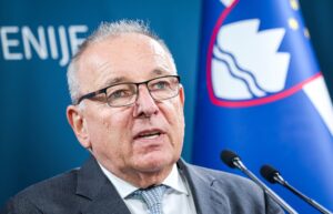 Proračunov za leti proračuna za leti 2027 in 2028: več naložb, primanjkljaj pod tremi odstotki, novih davkov ne bo 2026 prora una leti 2027 2028 nalo primanjkljaj pod tremi od 4 proračunov za leti piše: vida kocjan
predloga proračunov za leti 2027 in 2028 temeljita na stabilnosti, varnosti in predvidljivosti.... Iustitia. Bg proračuna za leti 2027 in 2028: več naložb, primanjkljaj pod tremi odstotki, novih davkov ne bo 2026 2026-10-24 20:08:08 pravosodje - iustitia. Bg proračunov za leti