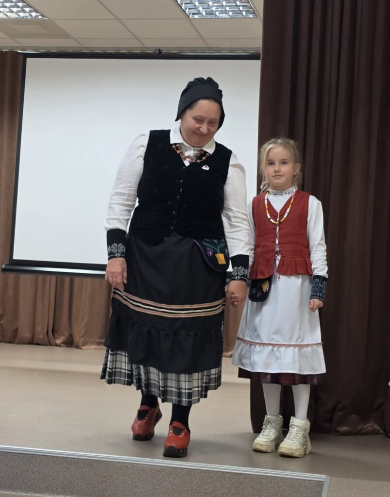 Įkvėpti praeities, kuria ateičiai: 290 metų agluonėnų mokyklos šviesos kelias 2026 - teisingumas - iustitia. Bg Agluonėnų įkvėpti praeities, kuria ateičiai: 290 metų agluonėnų mokyklos šviesos kelias 2026 pti praeities kuria atei iai 290 met agluon mokyklos vi 10 agluonėnų iustitia. Bg mokyklos jubiliejine švente pasidžiaugė klaipėdos rajono savivaldybės vicemerė v. riaukienė, direktorė a. Jasienė, dr. S. Pocytė, buvusi ilgametė direktorė r. Gabalienė,... Įkvėpti praeities, kuria ateičiai: 290 metų agluonėnų mokyklos šviesos kelias 2026 2026-10-20 05:52:00 teisingumas - iustitia. Bg agluonėnų