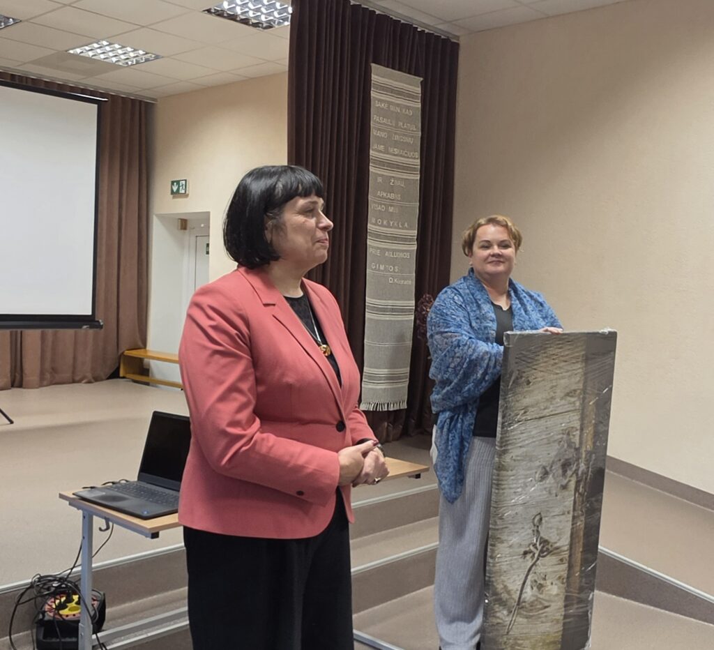 Įkvėpti praeities, kuria ateičiai: 290 metų agluonėnų mokyklos šviesos kelias 2026 - teisingumas - iustitia. Bg Agluonėnų įkvėpti praeities, kuria ateičiai: 290 metų agluonėnų mokyklos šviesos kelias 2026 pti praeities kuria atei iai 290 met agluon mokyklos vi 18 agluonėnų iustitia. Bg mokyklos jubiliejine švente pasidžiaugė klaipėdos rajono savivaldybės vicemerė v. riaukienė, direktorė a. Jasienė, dr. S. Pocytė, buvusi ilgametė direktorė r. Gabalienė,... Įkvėpti praeities, kuria ateičiai: 290 metų agluonėnų mokyklos šviesos kelias 2026 2026-10-20 05:52:00 teisingumas - iustitia. Bg agluonėnų