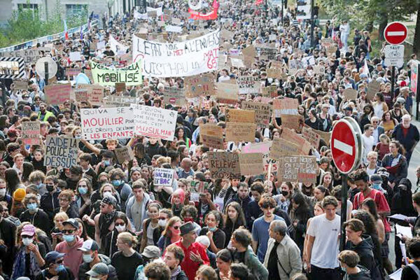 フランスの高校生ら45万人が抗議行動 まともな教育環境を保障せよ 緊縮財政のなか軍事費は膨張 フランスの高校生ら45万人が抗議行動　「まともな教育環境を保障せよ！」　緊縮財政のなか軍事費は膨張 2026 ra45wanrenga matomona wobao seyo nonaka shi 2026 1 フランスの高校生ら45万人が抗議行動 まともな教育環境を保障せよ 緊縮財政のなか軍事費は膨張 （2026年10月9日付掲載）
パリのレピュブリック広場に集まって抗議の声をあげる高校生たち（6日）
<span style="font-family: arial, helvetica,... Iustitia. Bg フランスの高校生ら45万人が抗議行動　「まともな教育環境を保障せよ！」　緊縮財政のなか軍事費は膨張 2026 2026-10-20 05:26:05 正義 フランスの高校生ら45万人が抗議行動 まともな教育環境を保障せよ 緊縮財政のなか軍事費は膨張
