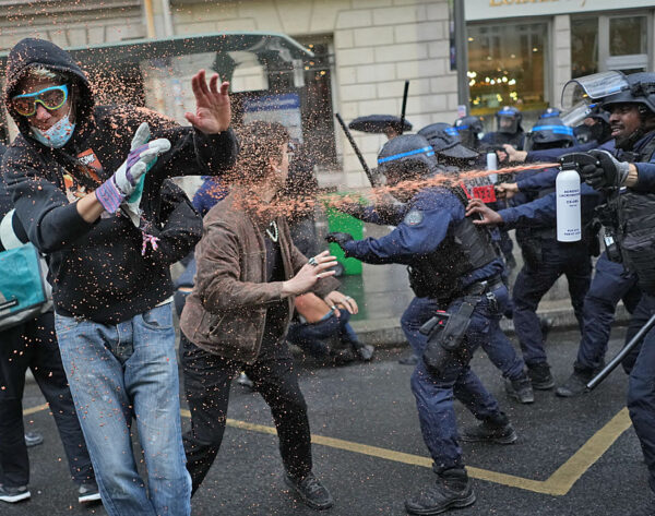 フランスの高校生ら45万人が抗議行動 まともな教育環境を保障せよ 緊縮財政のなか軍事費は膨張 フランスの高校生ら45万人が抗議行動　「まともな教育環境を保障せよ！」　緊縮財政のなか軍事費は膨張 2026 ra45wanrenga matomona wobao seyo nonaka shi 2026 2 フランスの高校生ら45万人が抗議行動 まともな教育環境を保障せよ 緊縮財政のなか軍事費は膨張 （2026年10月9日付掲載）
パリのレピュブリック広場に集まって抗議の声をあげる高校生たち（6日）
<span style="font-family: arial, helvetica,... Iustitia. Bg フランスの高校生ら45万人が抗議行動　「まともな教育環境を保障せよ！」　緊縮財政のなか軍事費は膨張 2026 2026-10-20 05:26:05 正義 フランスの高校生ら45万人が抗議行動 まともな教育環境を保障せよ 緊縮財政のなか軍事費は膨張