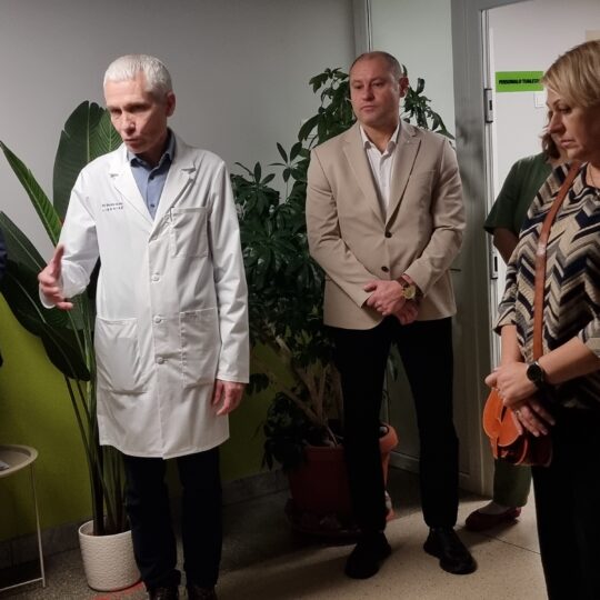 Rajono ligoninėje atidarytas rajono ligoninėje atidarytas skyrius, kurio laukė daugybė šeimų (foto) 2026 rajono ligonin atidarytas skyrius kurio lauk daugyb eim 11 rajono ligoninėje atidarytas iustitia. Bg gimtasis rokiškis
didžiulis poreikis
anot skyriuje dirbančios gydytojos-socialinės pediatrės žydrūnės jakštonienės, vaikų raidos sutrikimų ankstyvosios reabilitacijos skyriaus... Rajono ligoninėje atidarytas skyrius, kurio laukė daugybė šeimų (foto) 2026 2026-10-15 12:23:35 teisingumas - iustitia. Bg rajono ligoninėje atidarytas