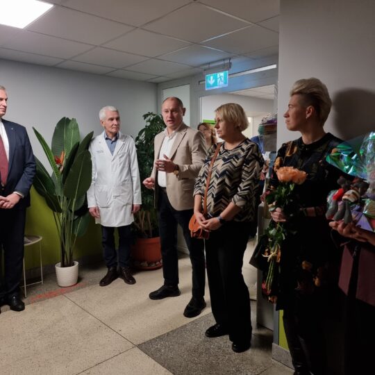 Rajono ligoninėje atidarytas rajono ligoninėje atidarytas skyrius, kurio laukė daugybė šeimų (foto) 2026 rajono ligonin atidarytas skyrius kurio lauk daugyb eim 13 rajono ligoninėje atidarytas iustitia. Bg gimtasis rokiškis
didžiulis poreikis
anot skyriuje dirbančios gydytojos-socialinės pediatrės žydrūnės jakštonienės, vaikų raidos sutrikimų ankstyvosios reabilitacijos skyriaus... Rajono ligoninėje atidarytas skyrius, kurio laukė daugybė šeimų (foto) 2026 2026-10-15 12:23:35 teisingumas - iustitia. Bg rajono ligoninėje atidarytas