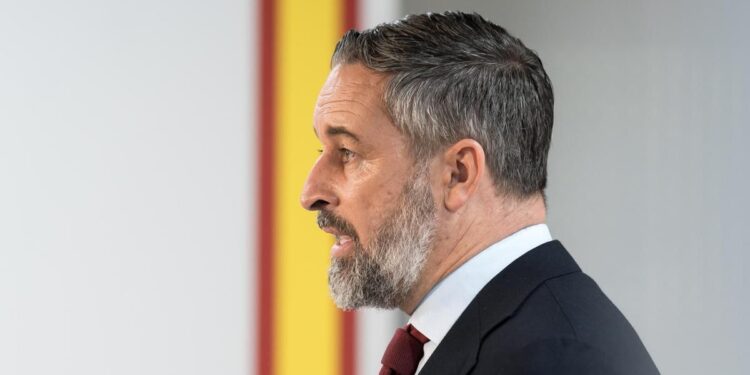 Recortes, desregulación y prioridad nacional: las medidas de vox en las comunidades anticipan sus planes si llega al gobierno 2026