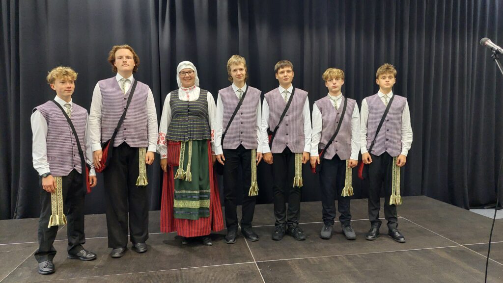 Respublikinis festivalis dudutis respublikinis festivalis „dudutis“ anykščiuose 2026 respublikinis festivalis dudutis anyk iuose 2026 1 respublikinis festivalis dudutis iustitia. Bg rugsėjo 26 d. Anykščių menų inkubatoriuje gargždų „vaivorykštės“ gimnazijos skudutininkų ansamblis, vadovaujamas muzikos mokytojos jūratės surblienės, dalyvavo respublikiniame... Respublikinis festivalis „dudutis“ anykščiuose 2026 2026-09-30 07:23:35 teisingumas - iustitia. Bg respublikinis festivalis dudutis