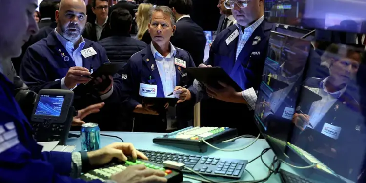 Resultados empresariais, petróleo e geopolítica marcam mercados na quinta-feira 2026