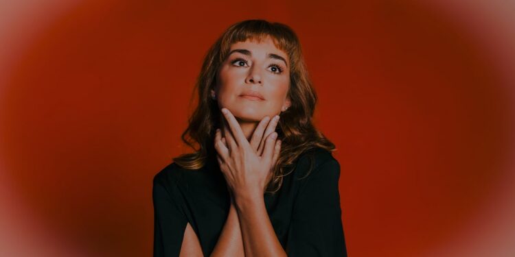Rita redshoes apresenta ao vivo 'fala', álbum que celebra mulheres compositoras 2026 - justiça - iustitia. Bg Rita redshoes apresenta ao vivo 'fala', álbum que celebra mulheres compositoras 2026