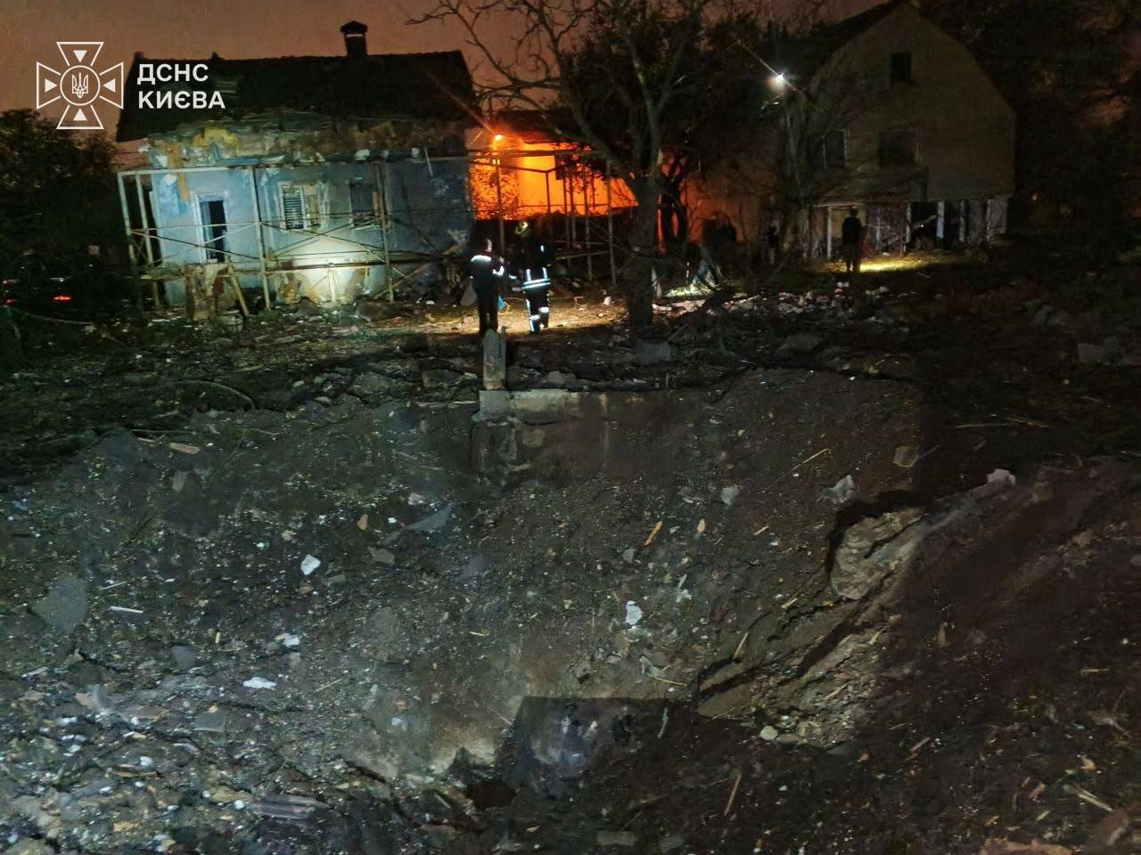 Росіяни після розмов про переговори вдарили по києву 21 ракетою – зеленський 2026 - справедливість - юстиция Наслідки російської атаки. Фото дснс києва