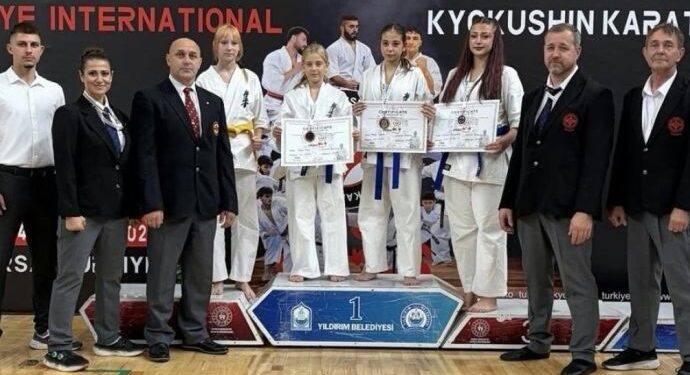 Състезатели на гергана апостолова-костова са шампиони на международно първенство по карате в турция 2026 - юстиция Състезатели на гергана апостолова-костова са шампиони на международно първенство по карате в турция 2026