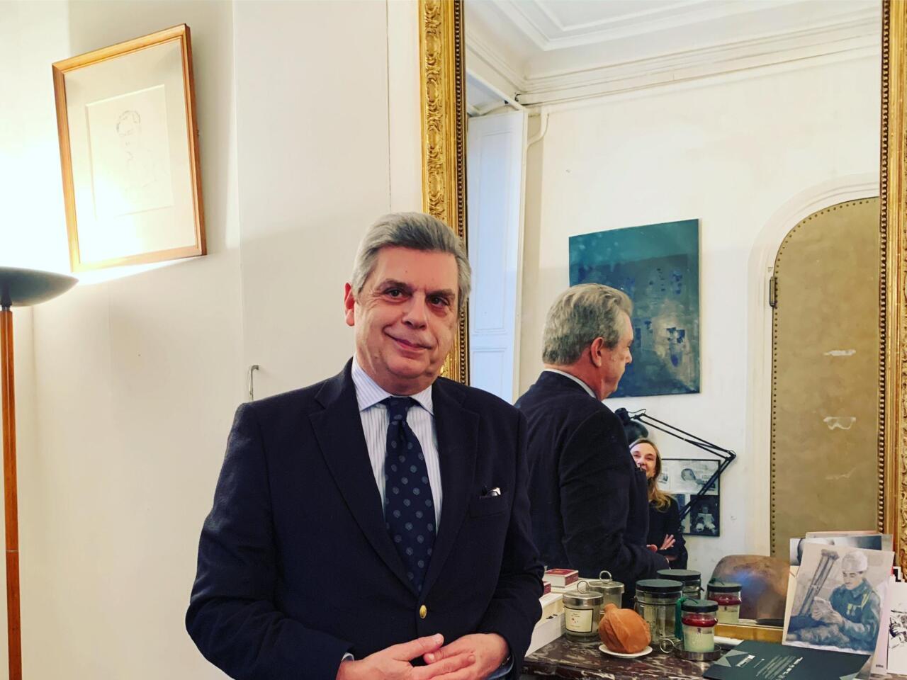 Shkrimtari i njohur italian: nga rrëfimet e panjohura të kadaresë tek enver hoxha dhe sekretet e historisë 2026 - юстиция Maurizio serra flet në “shqip”: nga rrëfimet e panjohura