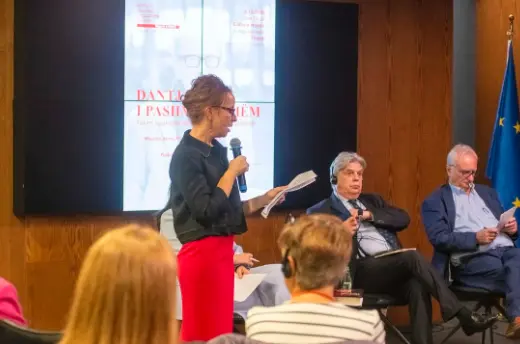 Shkrimtari i njohur italian: nga rrëfimet e panjohura të kadaresë tek enver hoxha dhe sekretet e historisë 2026 - юстиция Maurizio serra flet në “shqip”: nga rrëfimet e panjohura