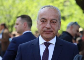 Синдикатите и финансовият министър на спешна среща: 5% не стигат, искат поне 10% ръст на заплатите 2026