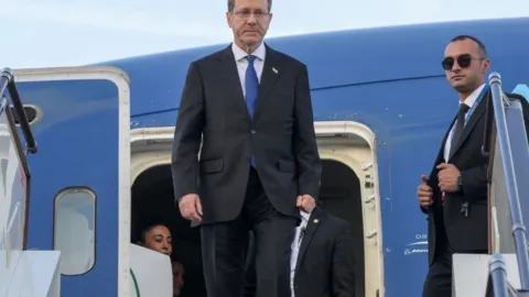 İsrail cumhurbaşkanı herzog türkiye'nin hava sahası yasağını aşmak için azerbaycan uçağı kullandı 2026 - adalet - iustitia. Bg Srail cumhurbaşkanı i̇srail cumhurbaşkanı herzog türkiye'nin hava sahası yasağını aşmak için azerbaycan uçağı kullandı 2026 srail cumhurba kan herzog rkiye nin hava sahas yasa mak srail cumhurbaşkanı haber merkezi i̇srail cumhurbaşkanı herzog, türkiye'nin hava sahası yasağını azerbaycan havayolları'na ait yolcu... Iustitia. Bg i̇srail cumhurbaşkanı herzog türkiye'nin hava sahası yasağını aşmak için azerbaycan uçağı kullandı 2026 2026-10-15 23:07:46 adalet - iustitia. Bg srail cumhurbaşkanı
