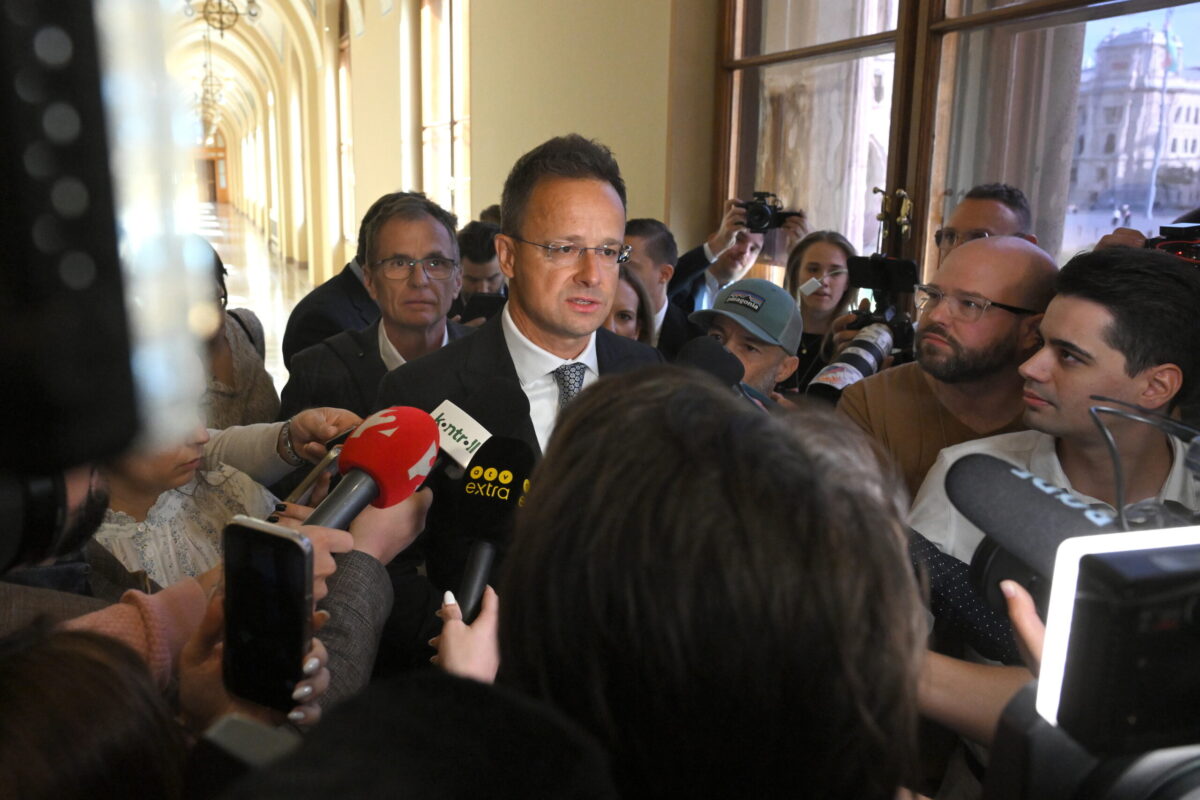 The price of bullying: chinese airlines scaling back flights to hungary 2026 - justice - iustitia. Bg Government accused of smear campaign against péter szijjártó over byd role