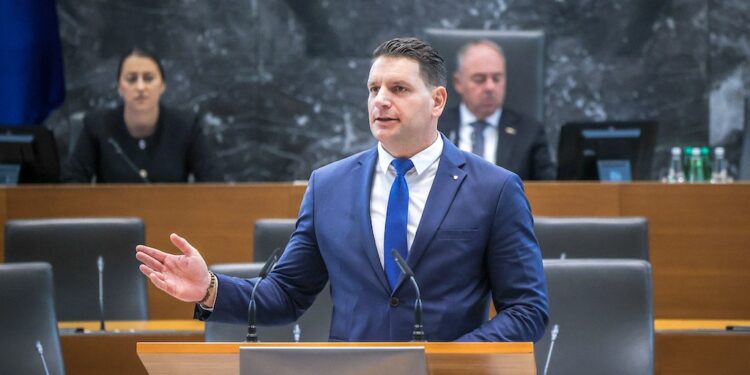 V tiskani demokraciji preberite: opozicija pogorela s poskusom razrešitve predsednika državnega zbora – politični šov se ni izšel 2026