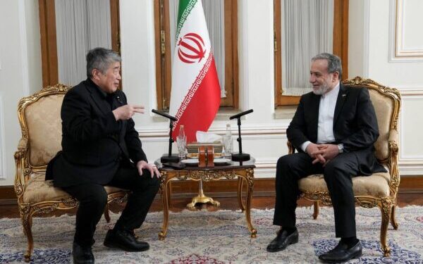 伊勢崎賢治議員がイランを公式訪問　アラグチ外相と会談　イラン戦後日本の政治家で初 2026