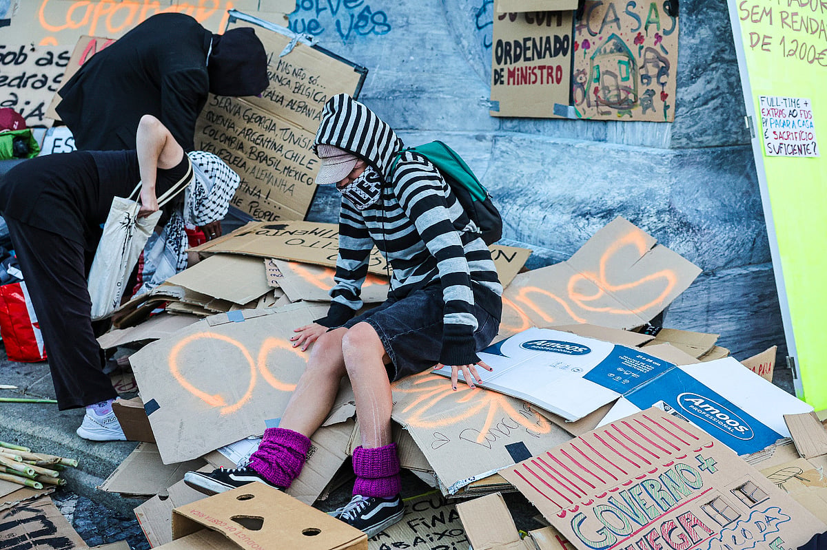 "um trabalho e casa para viver". Milhares voltaram às ruas de lisboa (veja as fotos) 2026 - justiça - iustitia. Bg Casa para viver "um trabalho e casa para viver". Milhares voltaram às ruas de lisboa (veja as fotos) 2026 trabalho casa para viver milhares voltaram ruas lisboa 3 casa para viver milhares de pessoas juntaram-se este sábado (24 de outubro) em lisboa para exigir ao governo “um trabalho e uma casa... Iustitia. Bg "um trabalho e casa para viver". Milhares voltaram às ruas de lisboa (veja as fotos) 2026 2026-10-24 20:10:23 justiça - iustitia. Bg casa para viver