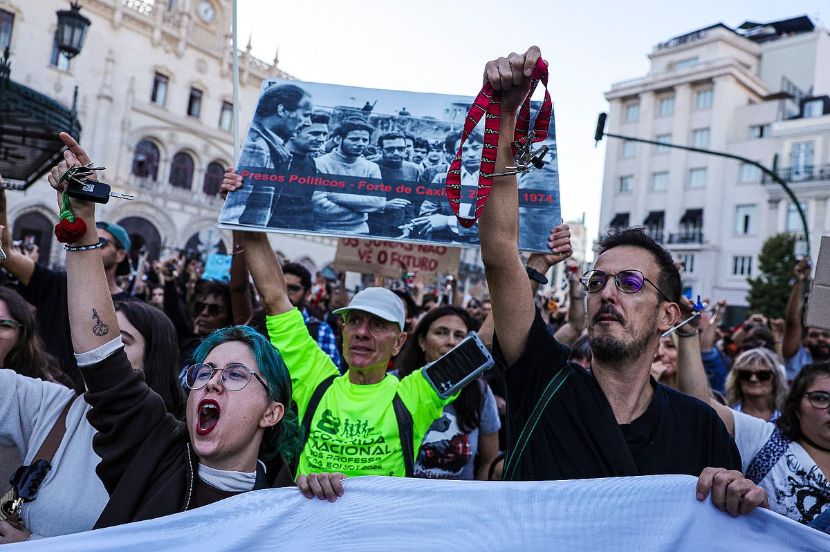 "um trabalho e casa para viver". Milhares voltaram às ruas de lisboa (veja as fotos) 2026 - justiça - iustitia. Bg Casa para viver "um trabalho e casa para viver". Milhares voltaram às ruas de lisboa (veja as fotos) 2026 trabalho casa para viver milhares voltaram ruas lisboa 4 casa para viver milhares de pessoas juntaram-se este sábado (24 de outubro) em lisboa para exigir ao governo “um trabalho e uma casa... Iustitia. Bg "um trabalho e casa para viver". Milhares voltaram às ruas de lisboa (veja as fotos) 2026 2026-10-24 20:10:23 justiça - iustitia. Bg casa para viver