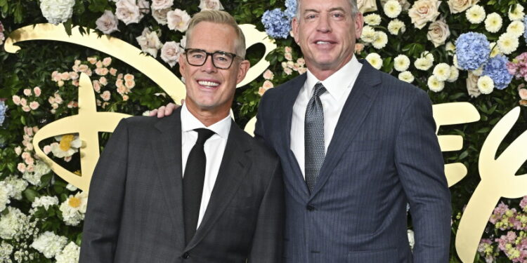 Troy aikman opens door to leaving joe buck, espn behind 2026 - justice Troy aikman opens door to leaving joe buck, espn behind 2026