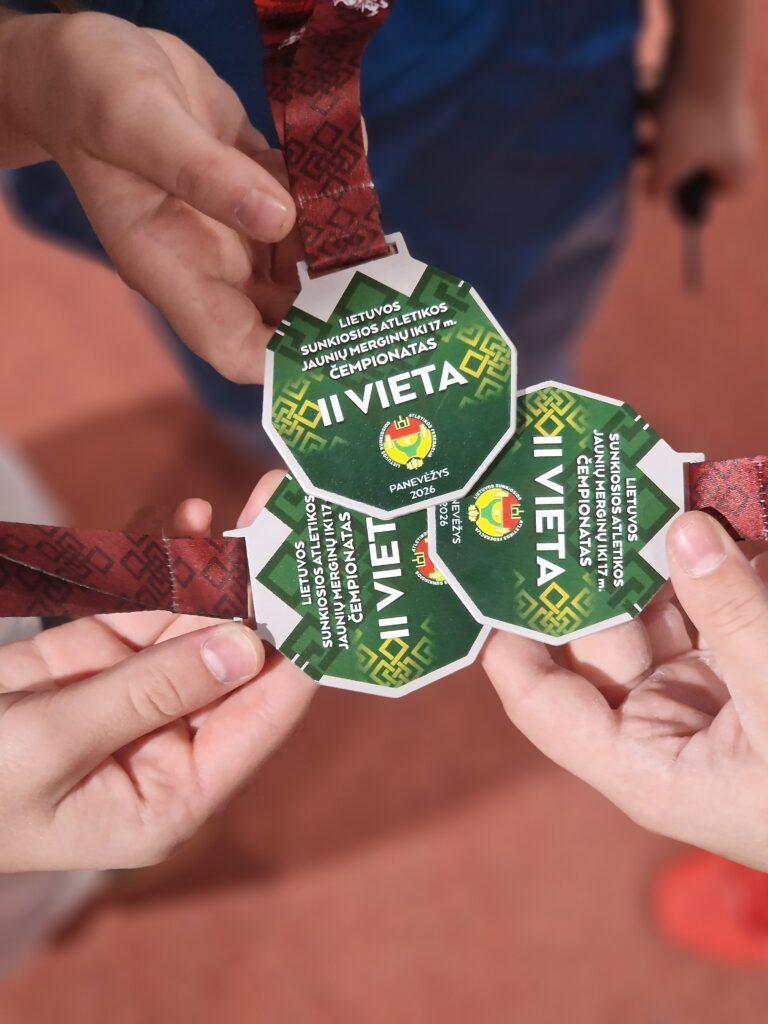 Trys gargždų sunkiaatletės trys gargždų sunkiaatletės – lietuvos u17 vicečempionės 2026 trys garg sunkiaatlet lietuvos u17 vice empion 2026 3 trys gargždų sunkiaatletės iustitia. Bg panevėžyje rugsėjo 25–26 d. Vyko lietuvos jaunių u17 merginų ir vaikinų sunkiosios atletikos čempionato finalinės varžybos. Sėkmingai jose pasirodė gargždų sporto centro... Trys gargždų sunkiaatletės – lietuvos u17 vicečempionės 2026 2026-09-29 11:27:58 teisingumas - iustitia. Bg trys gargždų sunkiaatletės