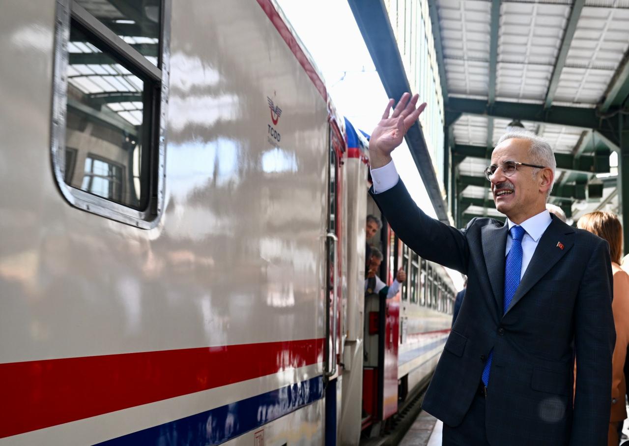 Turistik doğu ekspresi’nde bilet satışları yarın başlıyor! İlk sefer belli oldu! 2026 - adalet - iustitia. Bg Ulaştırma ve altyapı bakanı abdulkadir uraloğlu