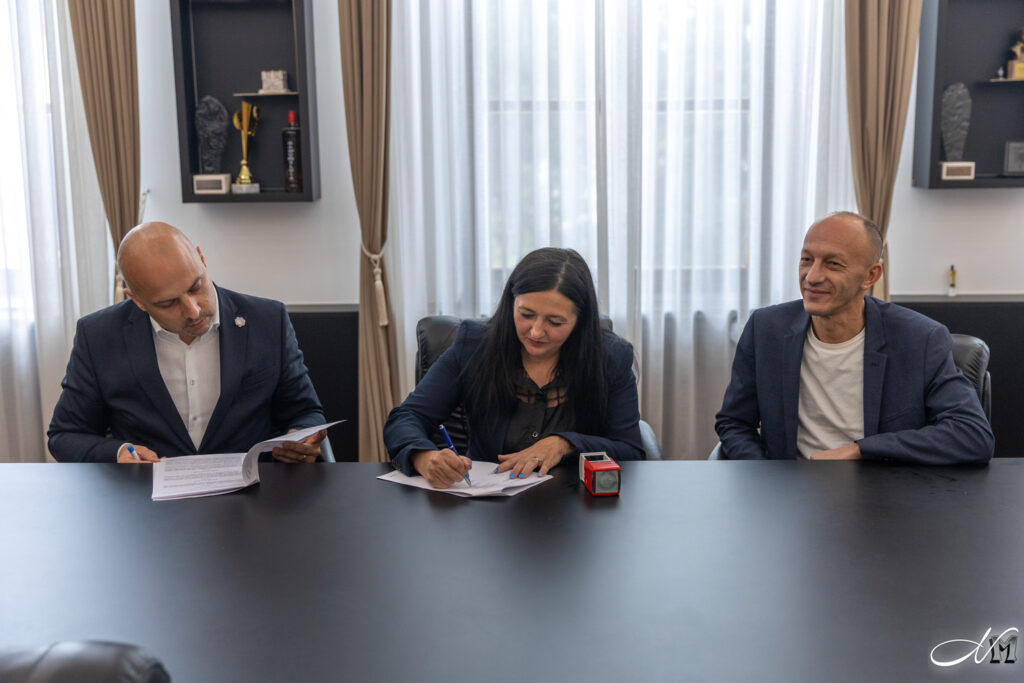 Očuvanje prirodnih staništa potpisan ugovor o sufinanciranju projekta ‘skriveni svijet ličkih šuma i voda’ 2026 - pravda - iustitia. Bg Skriveni svijet ličkih očuvanje prirodnih staništa potpisan ugovor o sufinanciranju projekta ‘skriveni svijet ličkih šuma i voda’ 2026 uvanje prirodnih stani potpisan ugovor sufinanciranju p skriveni svijet ličkih iustitia. Bg u kabinetu župana ličko-senjske županije ernesta petryja u petak je potpisan ugovor o neposrednom sudjelovanju fonda u sufinanciranju projekta “skriveni svijet ličkih šuma i voda”, kojim se nastavlja ulaganje u... Očuvanje prirodnih staništa potpisan ugovor o sufinanciranju projekta ‘skriveni svijet ličkih šuma i voda’ 2026 2026-10-23 14:58:23 iustitia. Bg pravda - iustitia. Bg skriveni svijet ličkih