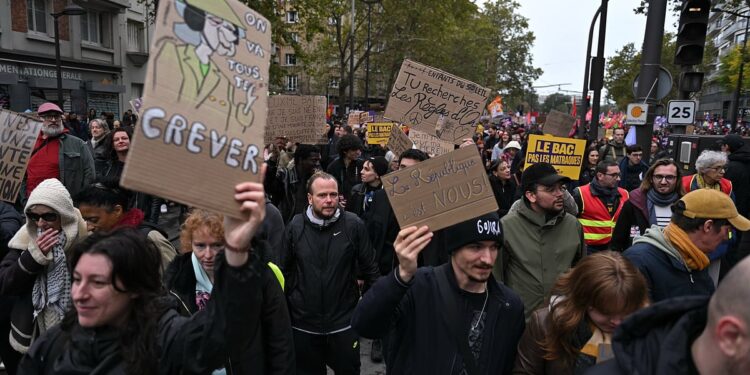 Vaga de protestos na europa. Mil pessoas detidas em frança e 400 detidos ou retidos em itália 2026