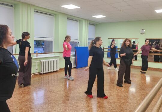 Į šokį vaikus pastūmėję tėveliai ir patys tapo šokėjais: rokiškio choreografijos skyrius saviraiškos per šokį moko suaugusiuosius 2026 - teisingumas - iustitia. Bg Į šokį vaikus pastūmėję tėveliai ir patys tapo šokėjais: rokiškio choreografijos skyrius saviraiškos per šokį moko suaugusiuosius 2026