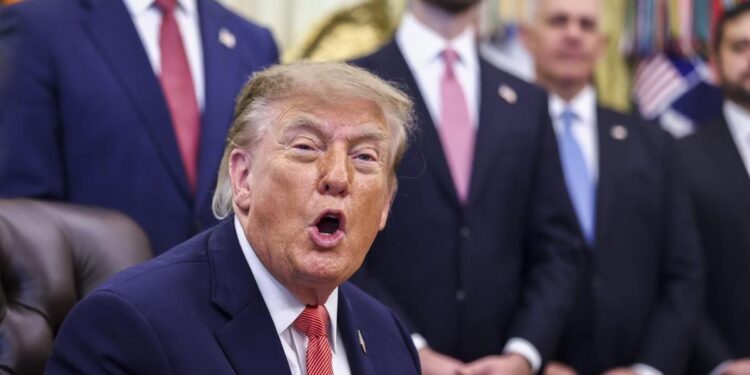¿a qué viene la extraña obsesión de trump con los cuerpos de los hombres? 2026 - justicia - iustitia. Bg ¿a qué viene la extraña obsesión de trump con los cuerpos de los hombres? 2026